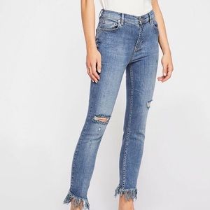 Free People Fringe Raw Hem Denim Jeans Womens Size 26 Medium Wash Stretch